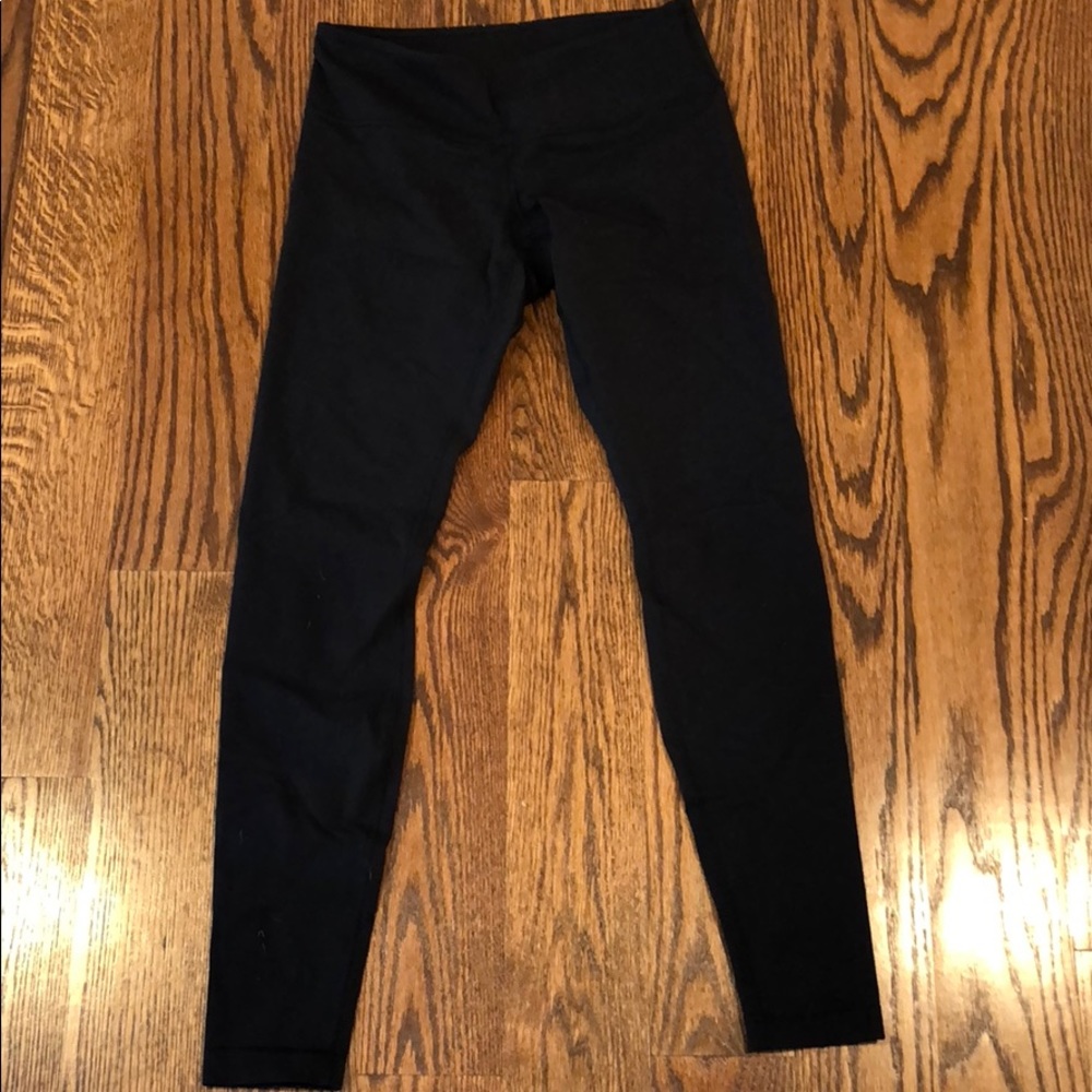 Lululemon wunder under black